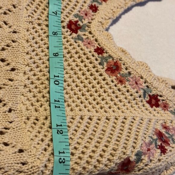 NWT HOLLISTER WOMEN SMALL Beige Knit Crochet Bralette with Floral Embroidery - Picture 4 of 6